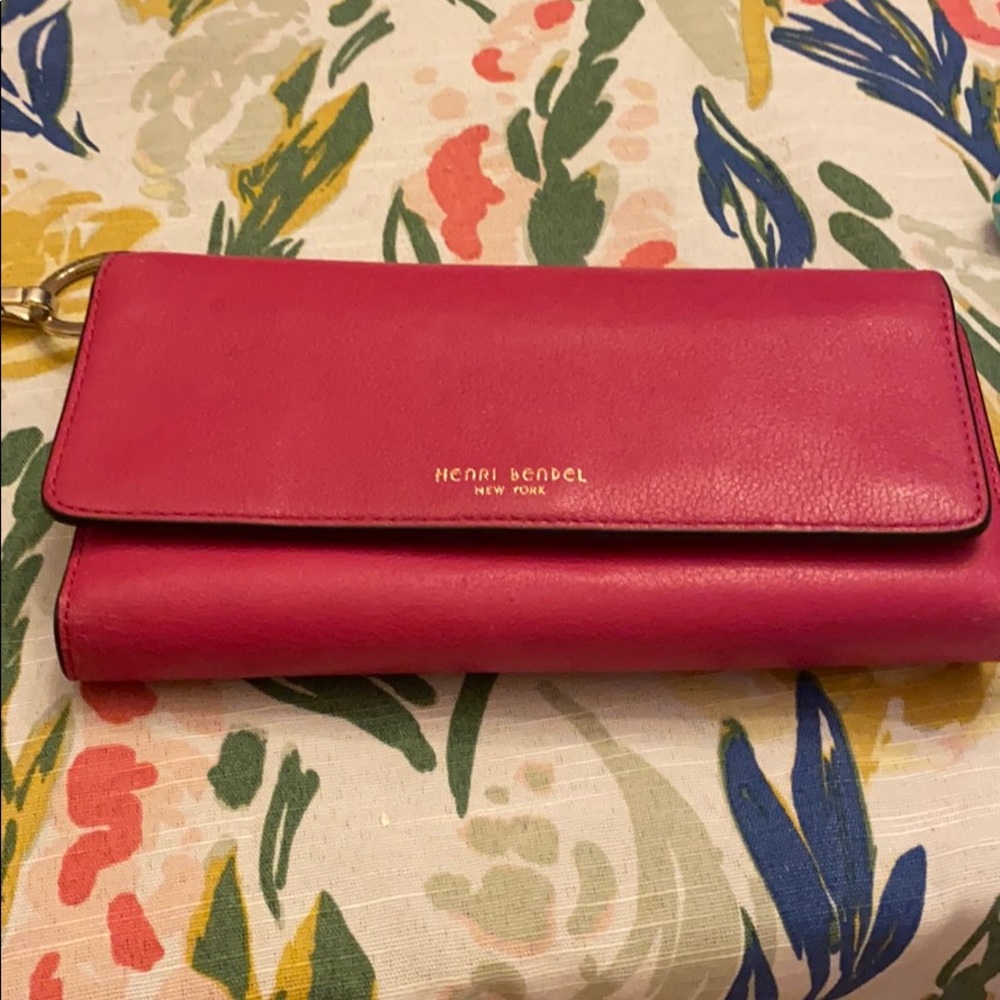 Henri Bendel Wristlet